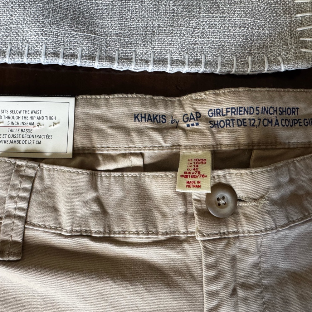 NEW GAP Khakis Tan Women’s Chino shorts